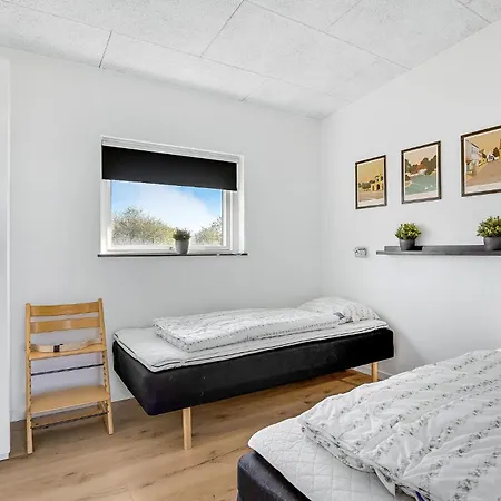 Dom wakacyjny Four-bedroom In Haderslev