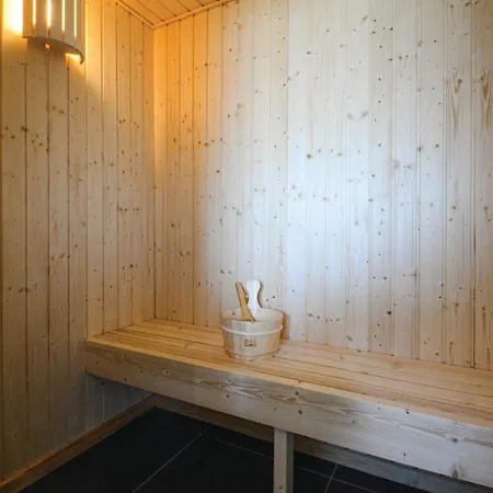 Four-bedroom In Dom wakacyjny