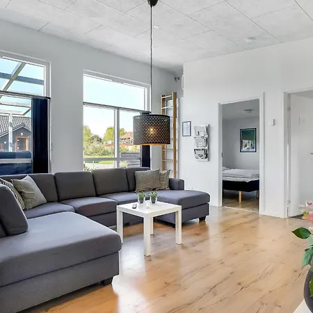 Дом отдыха Four-bedroom In