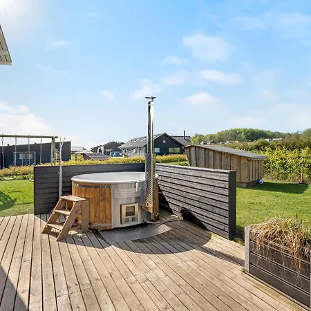 Four-bedroom In Vakantiehuis *