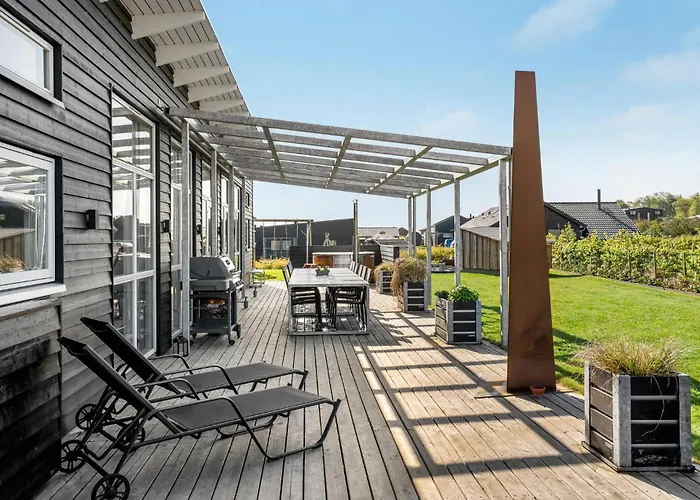 Ferienhaus Four-bedroom In *